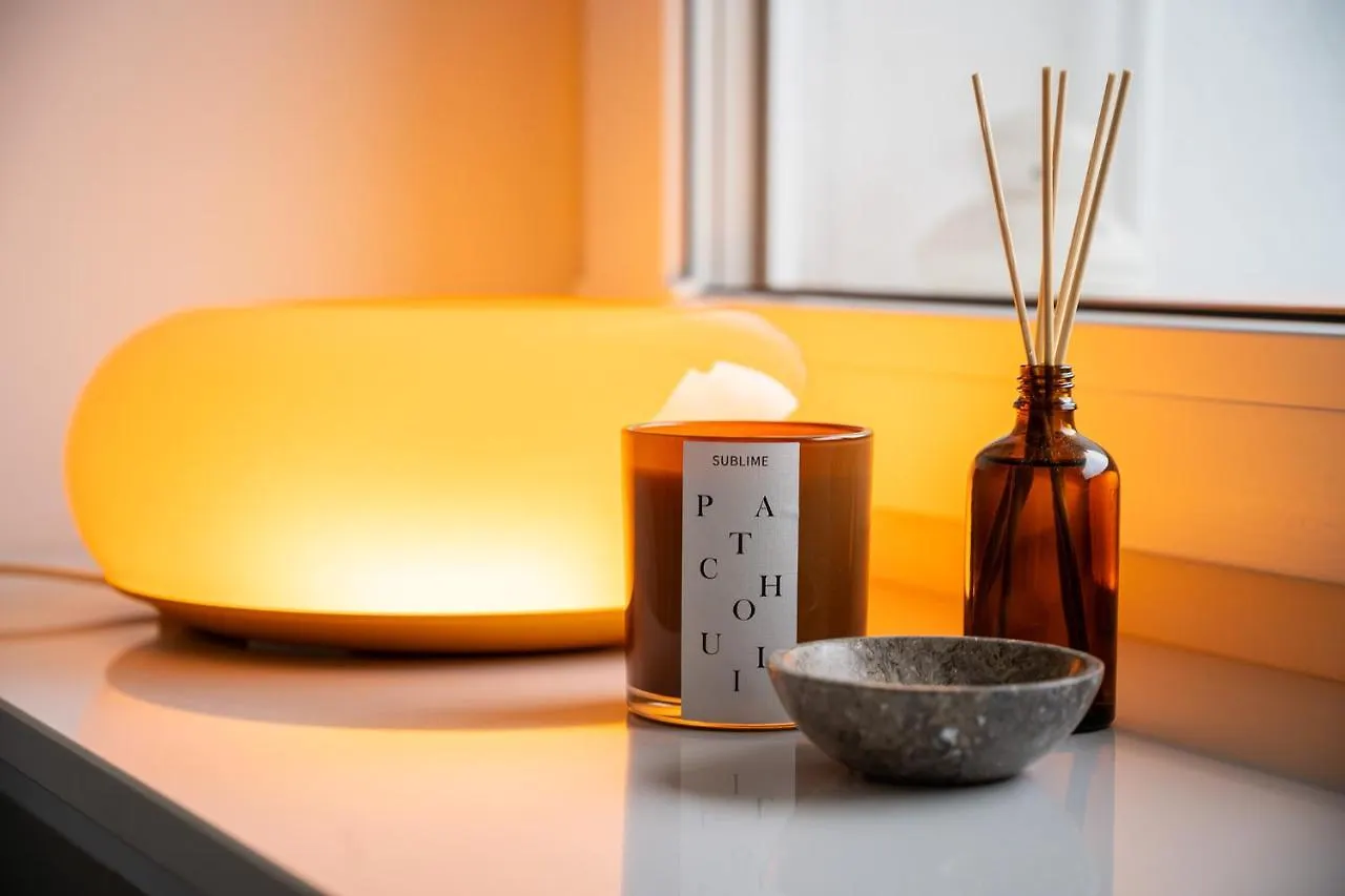 Bella Luna Luxury Suites - Oasis Gem In Warszawa 0*,